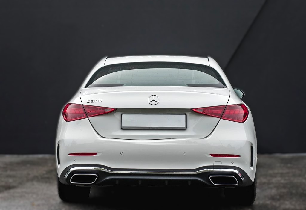 Mercedes-Benz-C300-W206-Photo