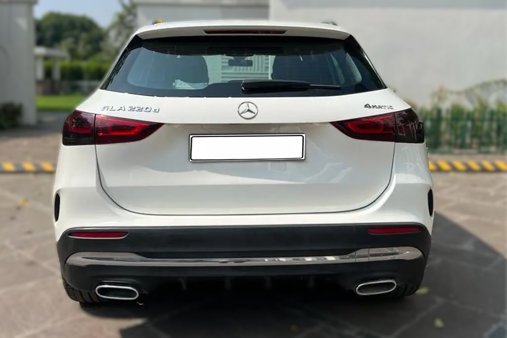 Mercedes-Benz-Gla-220d-4matic-Amg-Line-Photo